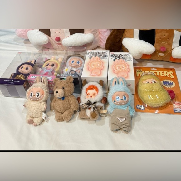 Labubu family